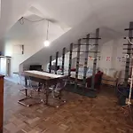 Santis 아파트