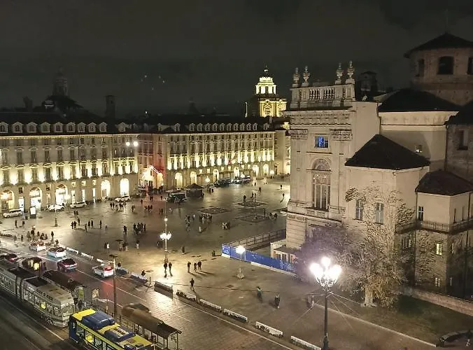 Santis アパート トリノ